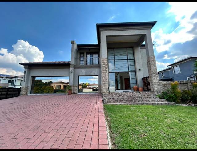 4 BEDROOM HOUSE FOR SALE IN BLUE VALLEY GOLF ESTATE